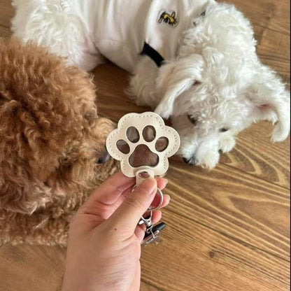 🔥LAST DAY 49% OFF - 🐾Pet Paw Shaped Leather Keychain