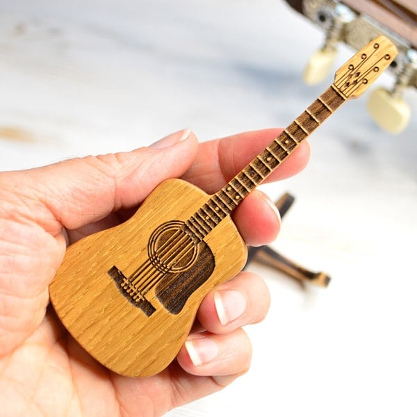 🎁Mini Cute Edition Wooden Guitar Plectrum Case🎸